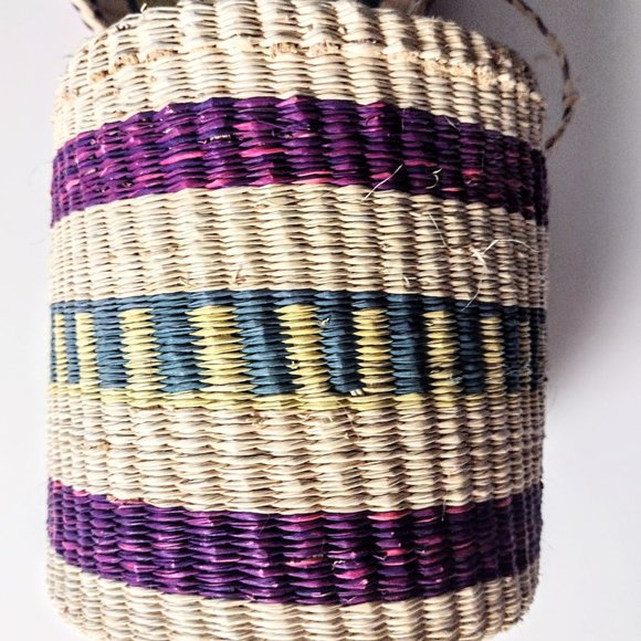 Woven Striped Straw/Rattan Basket/Barrel Tote with Lid, Woven String Strap ~ 6" - Picture 11 of 12